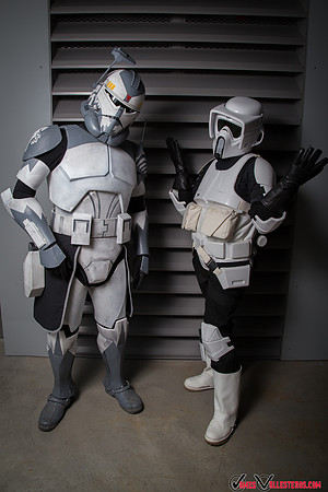 Commander Wolfe (@pickles_jaro) & Scout Trooper (@mortefina)